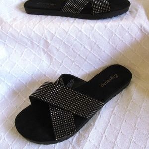 ZIGI SOHO Black Studded Farlie Slides 8.5